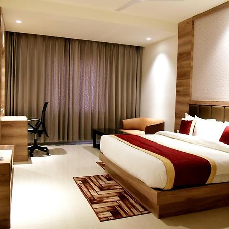 Hotel Crystal Grand Haldwani Bagian luar foto