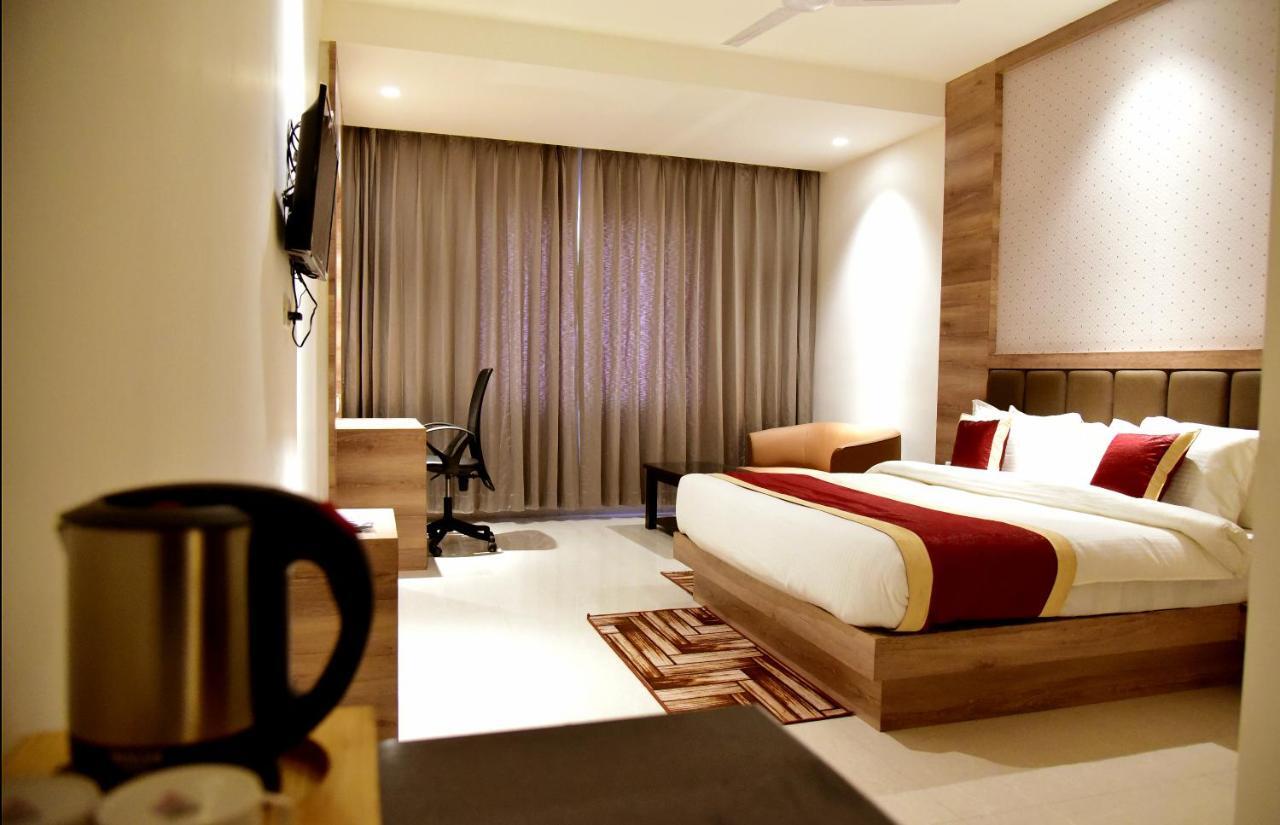 Hotel Crystal Grand Haldwani Bagian luar foto