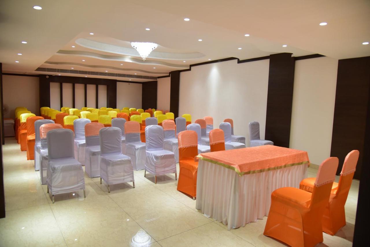 Hotel Crystal Grand Haldwani Bagian luar foto