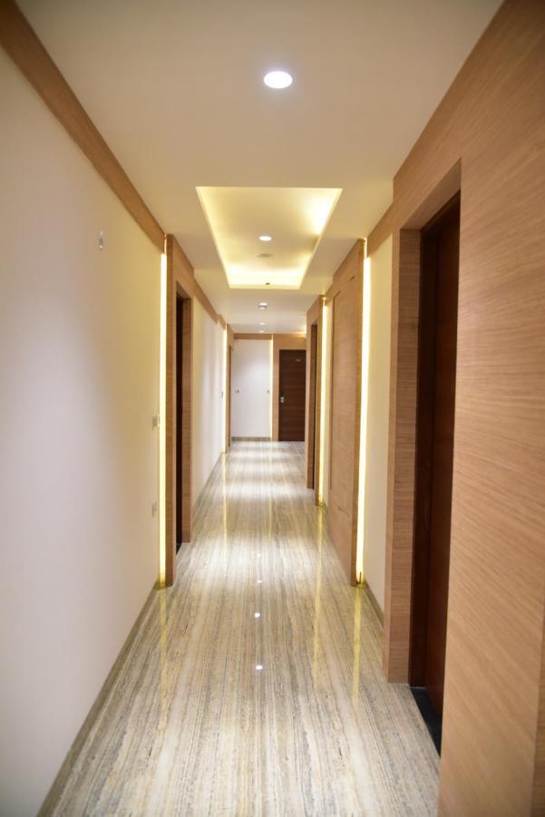 Hotel Crystal Grand Haldwani Bagian luar foto